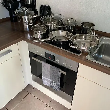 City-apartment Mit Parkplatz & Fahrradraum! Nur 300m Zum Stadthafen Schwerin (Mecklenburg-Vorpommern)