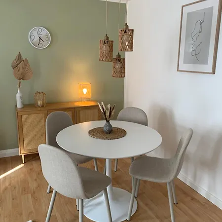 Apartment City-apartment Mit Parkplatz & Fahrradraum! Nur 300m Zum Stadthafen Schwerin (Mecklenburg-Vorpommern)
