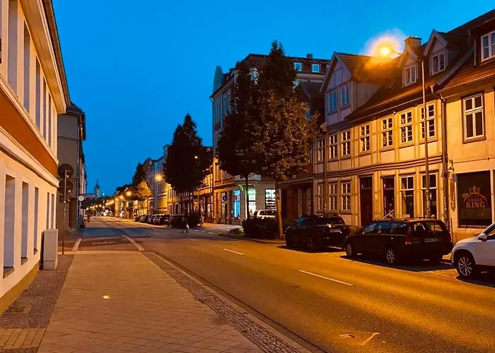 City-apartment Mit Parkplatz & Fahrradraum! Nur 300m Zum Stadthafen 公寓